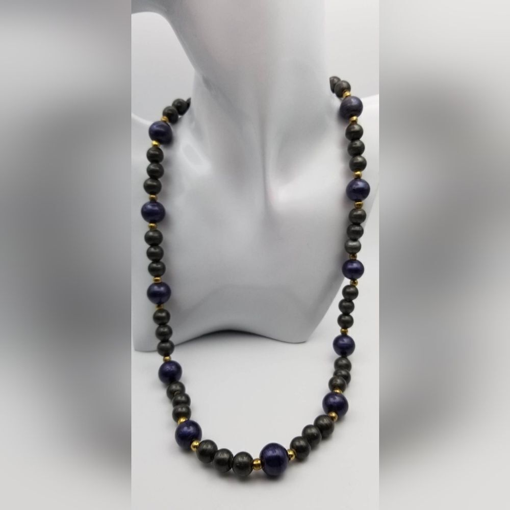 Midnight feast garden necklace